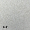 Beige filtprøve med teksturen synlig, mærket med koden "LS-01" i sort skrift.