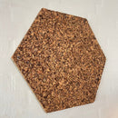 Sekskantet rustik korkplade i 2 cm tyk kork, 50 cm. 